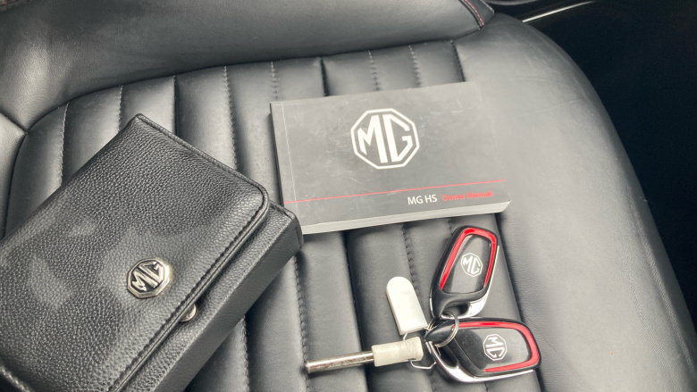 MG HS 1.5 T-GDI Trophy 5dr DCT Petrol Hatchback